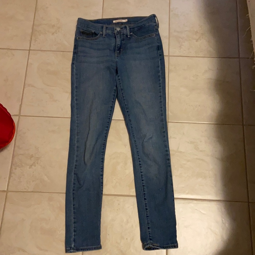 311 Levi jeans
